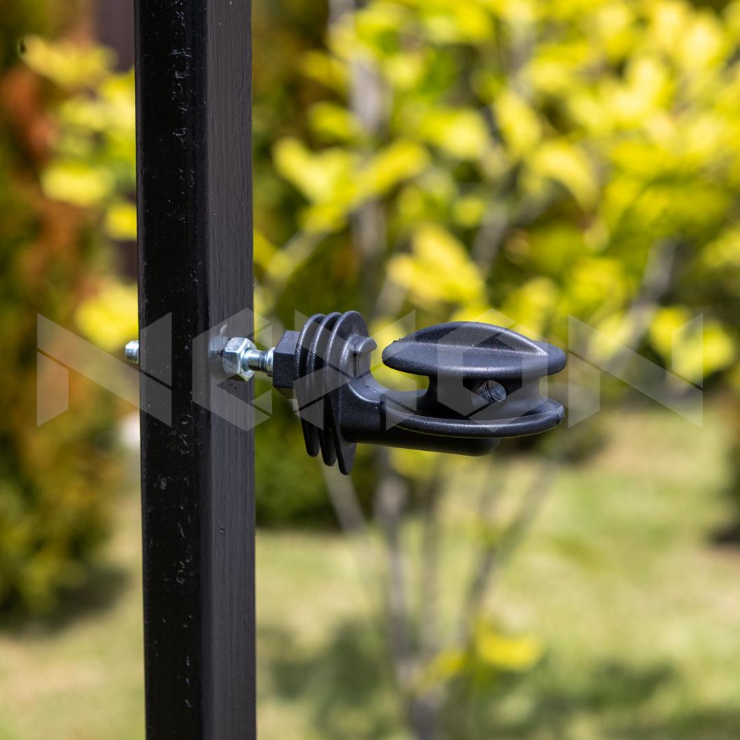 Izolator de colt Super cu surub metric, T-post NEXON modular