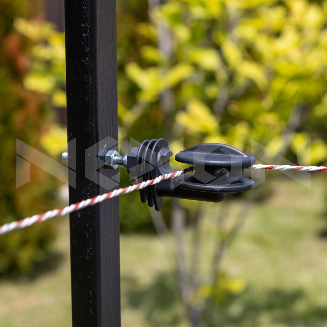 Izolator de colt Super cu surub metric, T-post NEXON modular