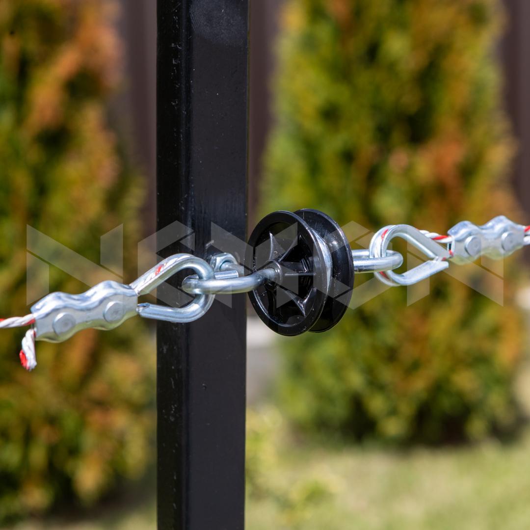 Izolator dublu cu surub metric pentru poarta gard electric NEXON