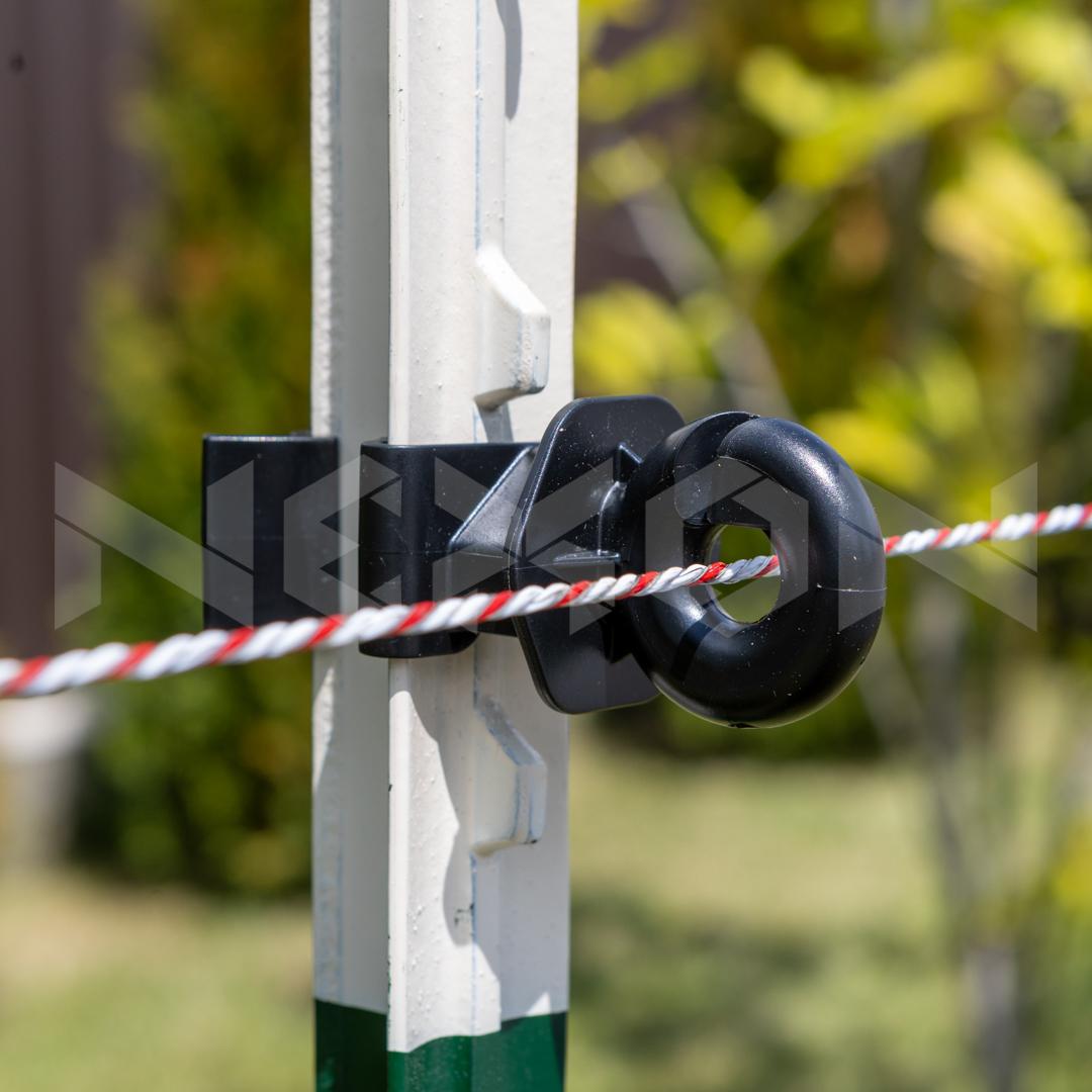 Izolator pentru fir gard electric T-post NEXON modular negru