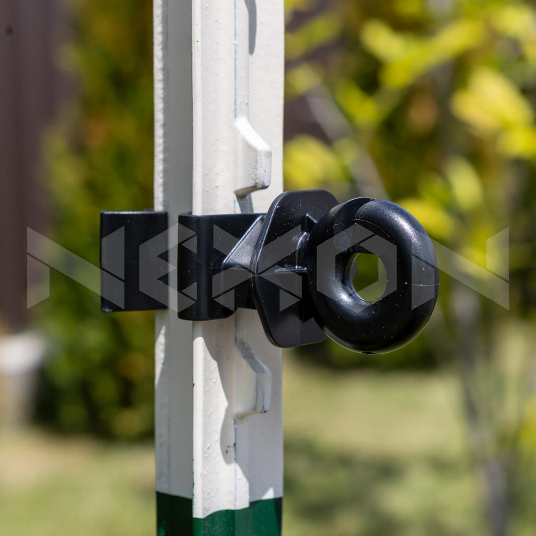 Izolator pentru fir gard electric T-post NEXON modular negru