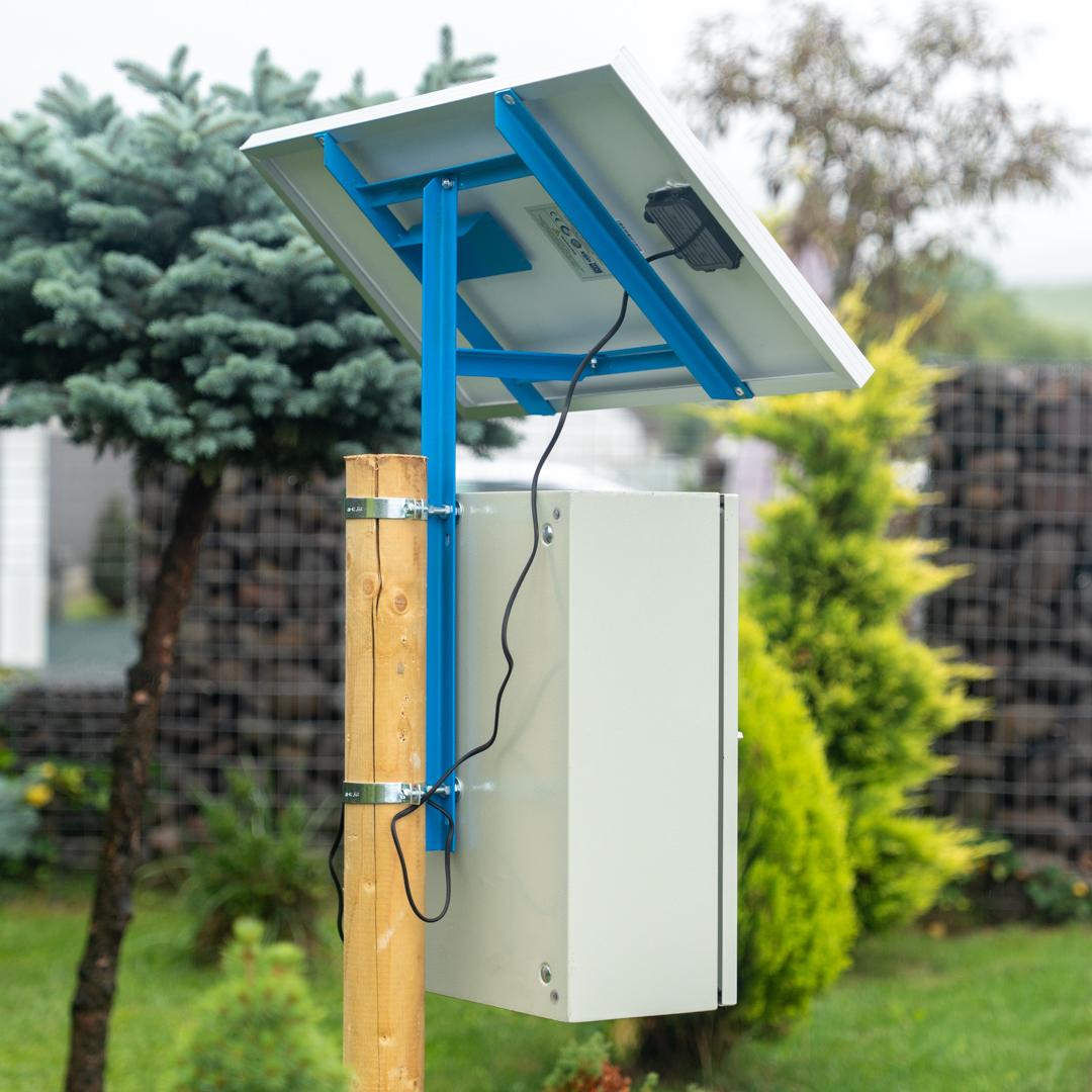 NEXON Electric Fence Kit BeastShock 6 J 12V with 50W Solar Panel and 30Ah Battery in Metal Box