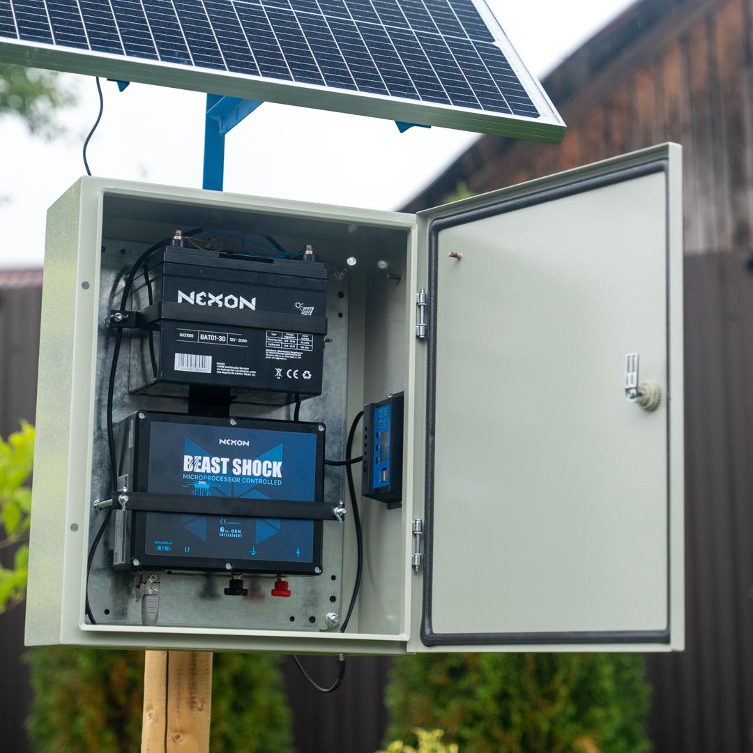 NEXON Electric Fence Kit BeastShock 6 J 12V with 50W Solar Panel and 30Ah Battery in Metal Box