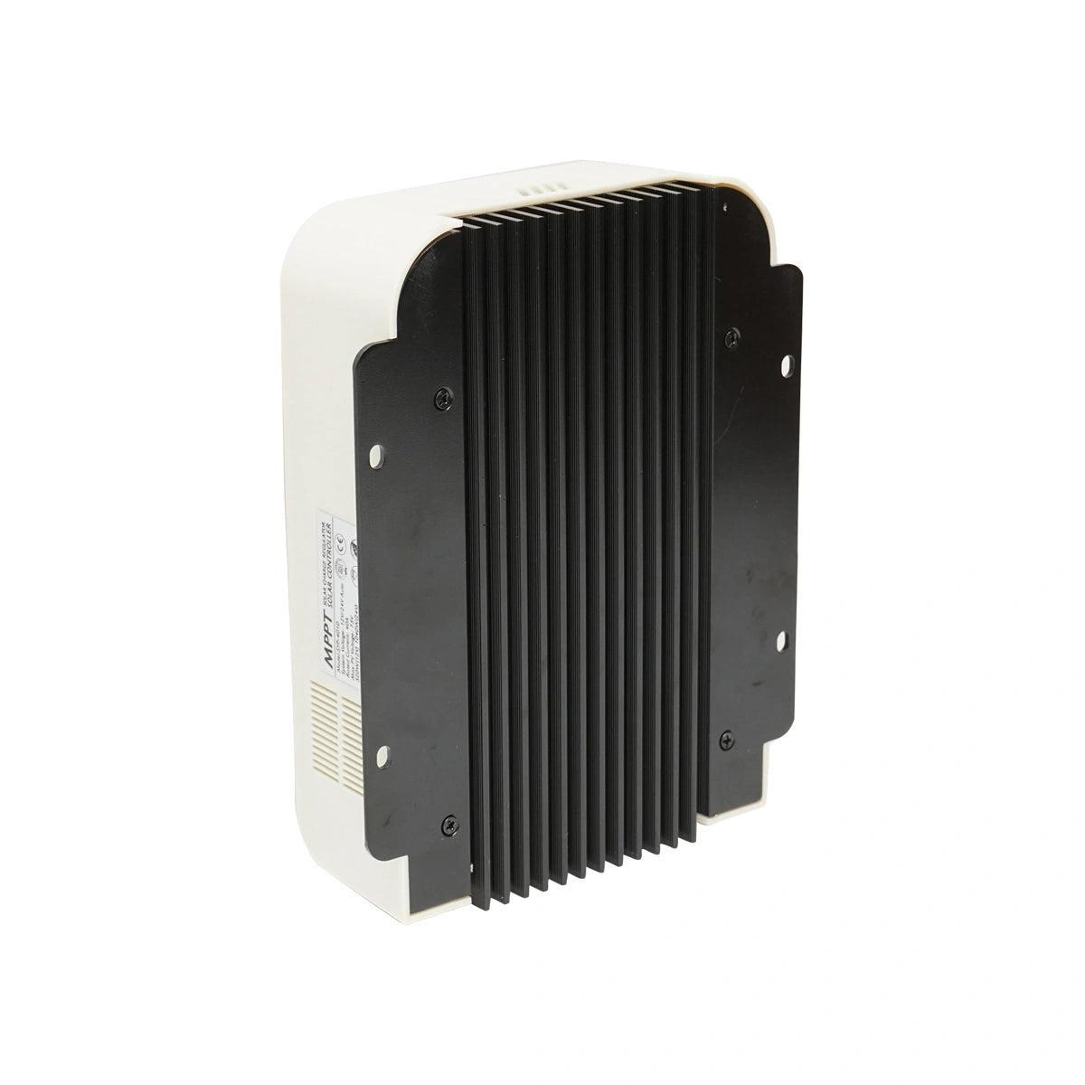 MPPT Napelemes Töltésszabályzó 40A 12V/24V 2x USB porttal – NEXON
