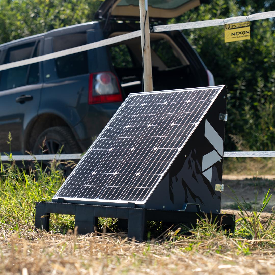 Portable Electric Fence NEXON PYRAMID 10J GPS with Solar Panel and Battery