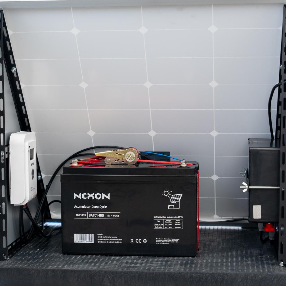 Portable Electric Fence NEXON PYRAMID 10J GPS with Solar Panel and Battery