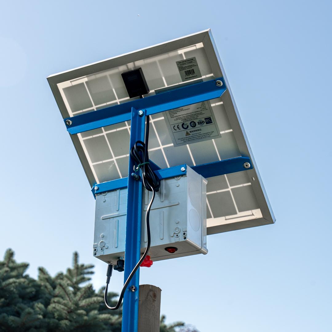 NEXON LIGHT 20W-os napelemes rendszer 12V/7Ah-s szabályozóval és akkumulátorral