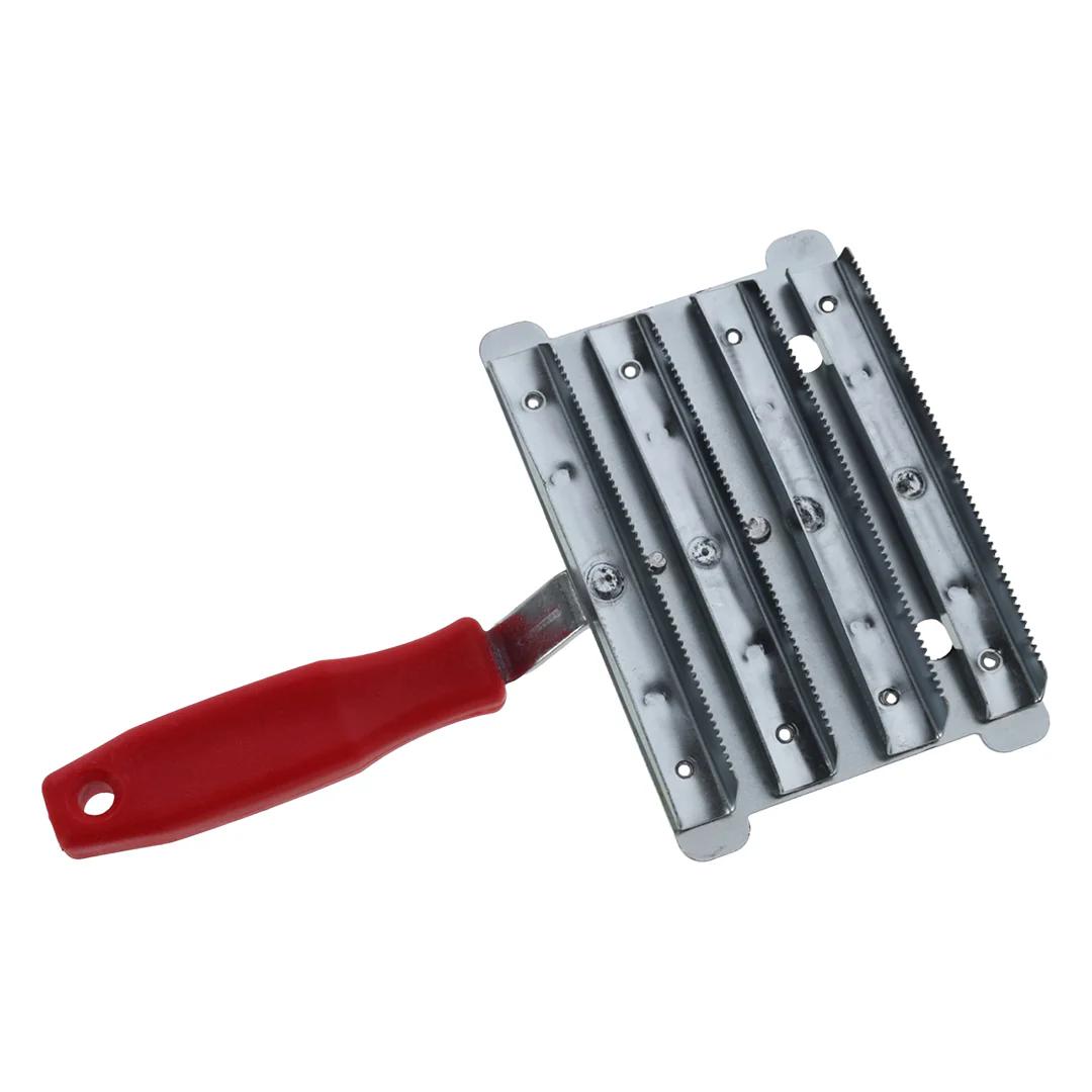 Fém lóápoló kefe 2 tisztítólappal – 9,5 × 14,5 cm