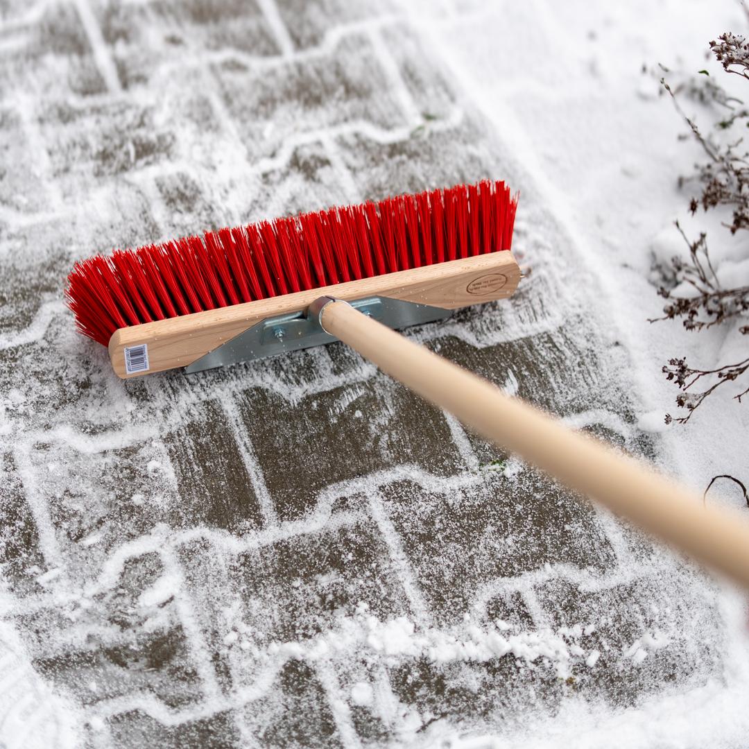 Nagyméretű seprű kaparóéllel