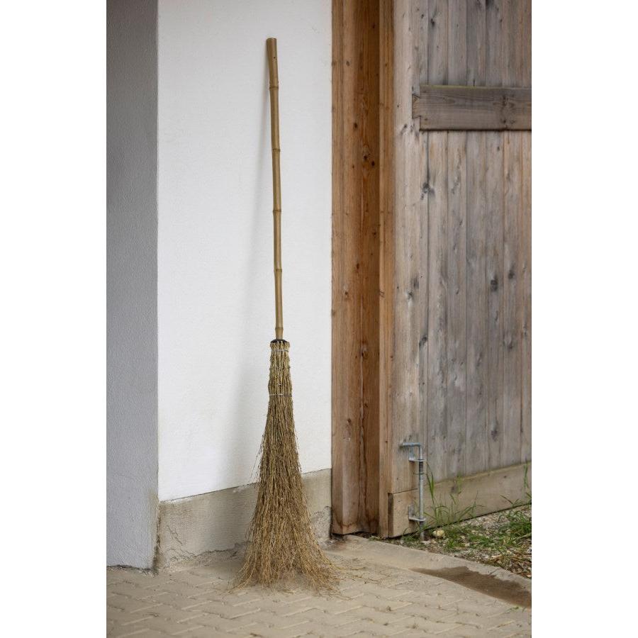 Bamboo broom 110 cm – light and durable