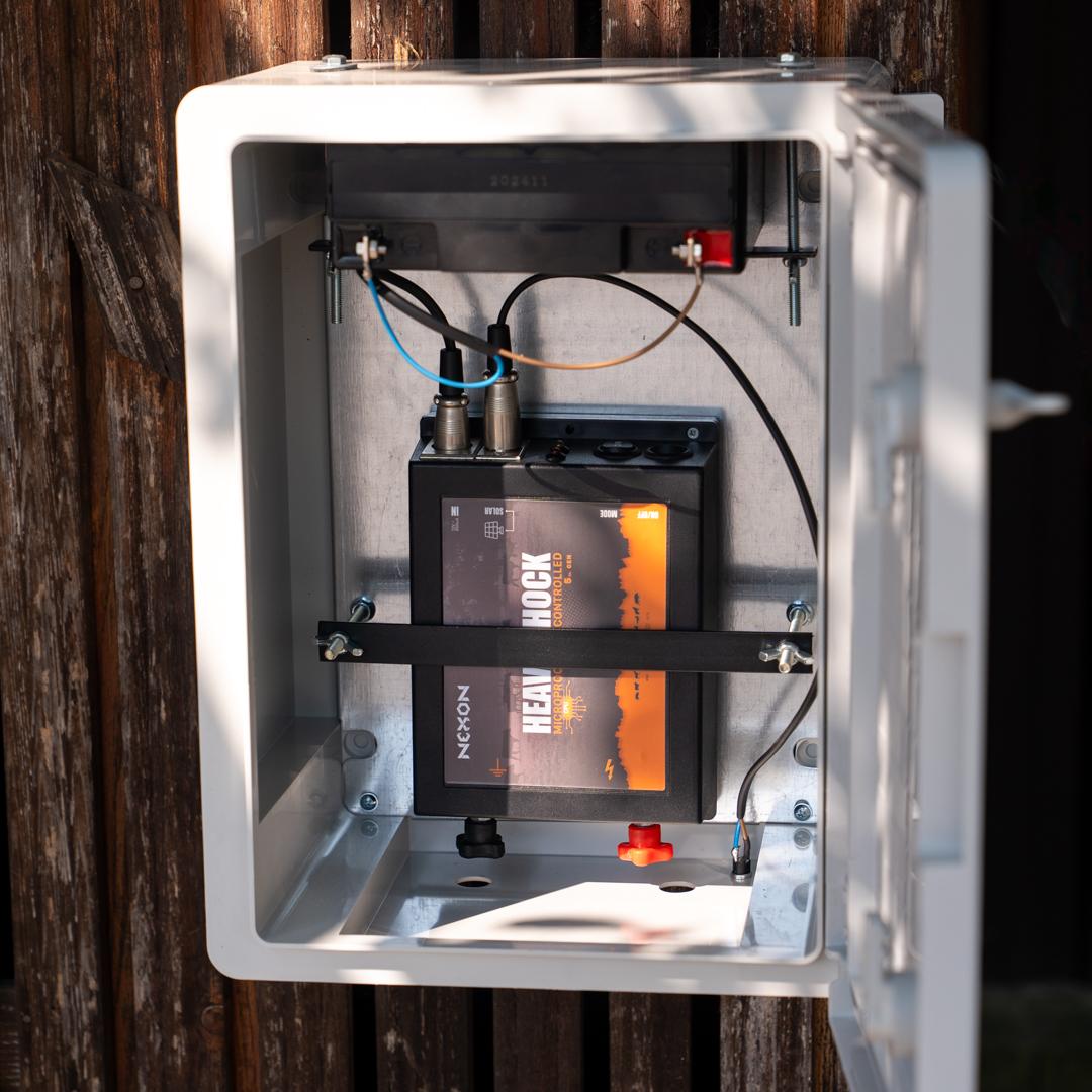 Pachet gard electric NEXON HeavyShock PRO 5.0J cu Solar și Cutie, Fir 1500m, 180kg