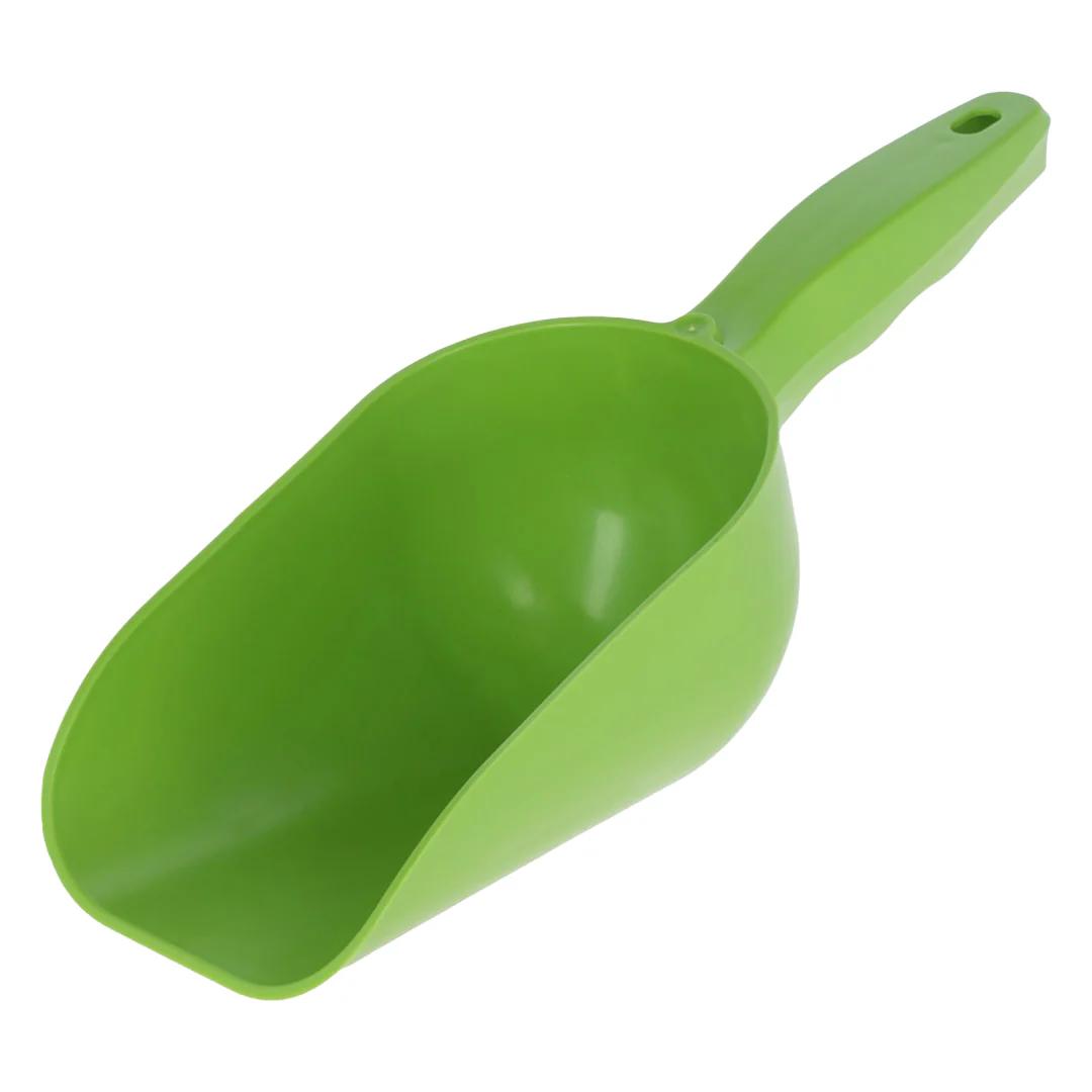 Műanyag takarmánylapát